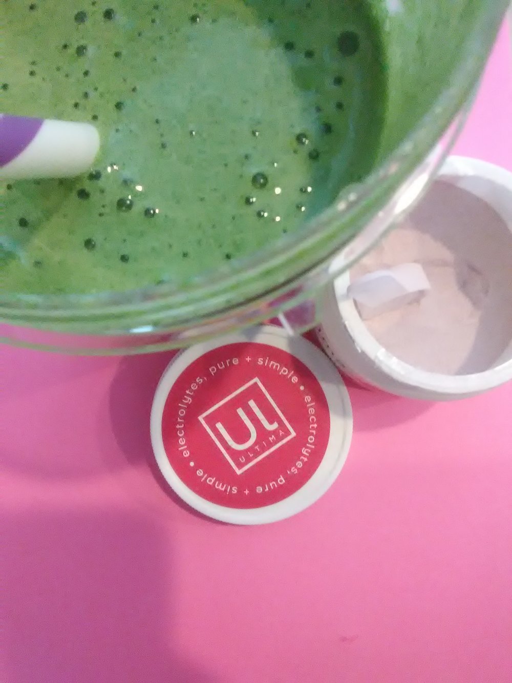 Ultima Replenisher isn’t just for water! You can add it to smoothies for a delicious new way to get in your electrolytes.